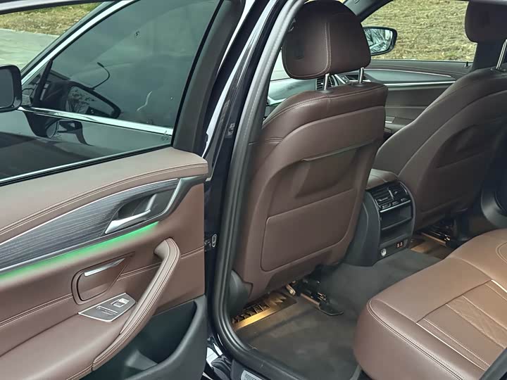 Фото 10 - BMW 5 Series