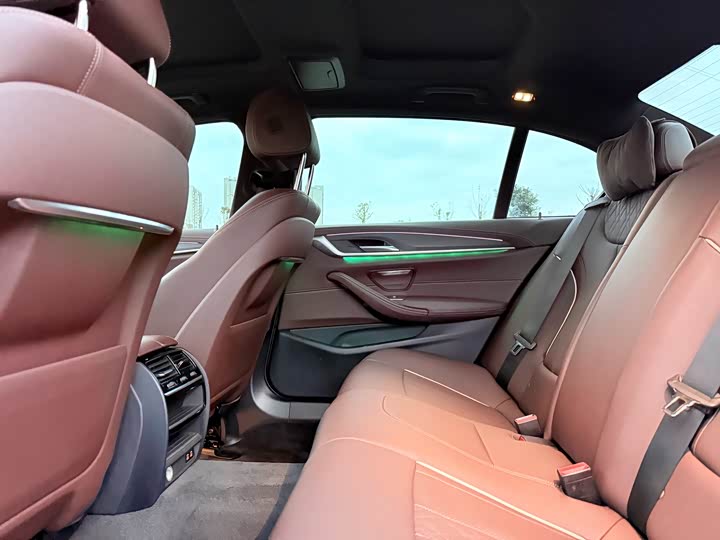 Фото 12 - BMW 5 Series