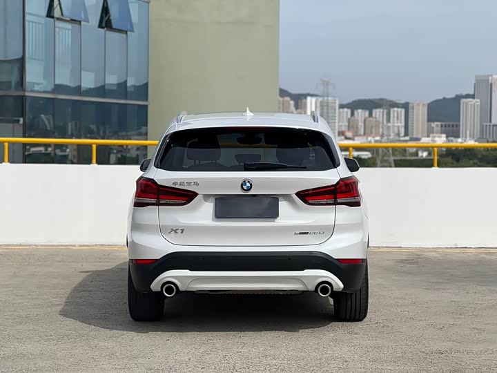 Фото 11 - BMW X1