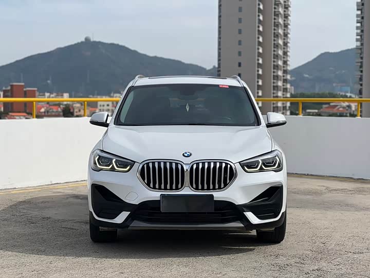 Фото 2 - BMW X1