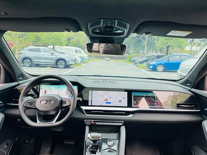 Фото 14 - Geely Monjaro