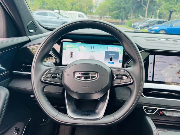 Фото 18 - Geely Monjaro