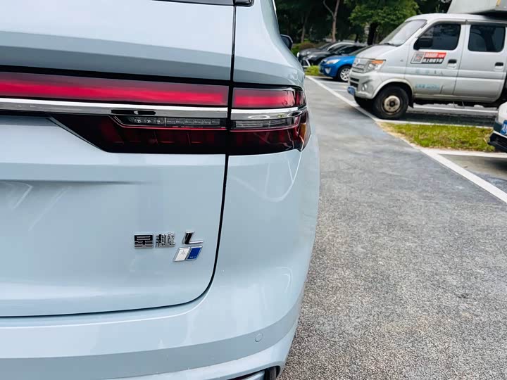 Фото 8 - Geely Monjaro