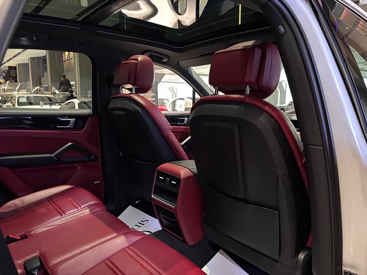 Фото 16 - Porsche Cayenne