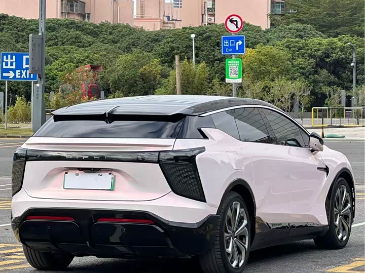 Фото 18 - HiPhi X