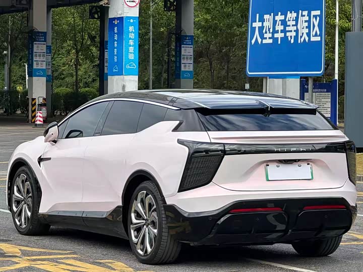 Фото 21 - HiPhi X