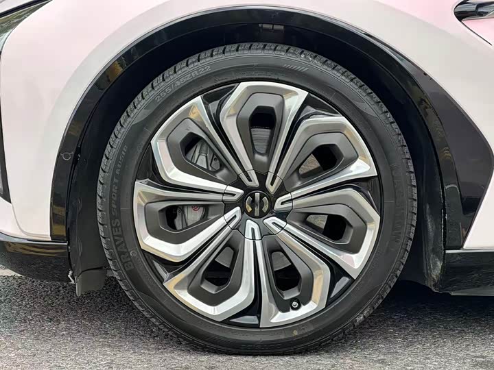 Фото 22 - HiPhi X