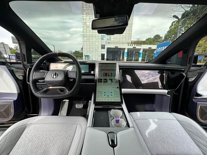 Фото 5 - HiPhi X