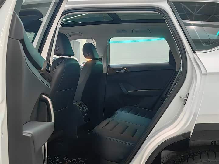 Фото 7 - Volkswagen Tharu