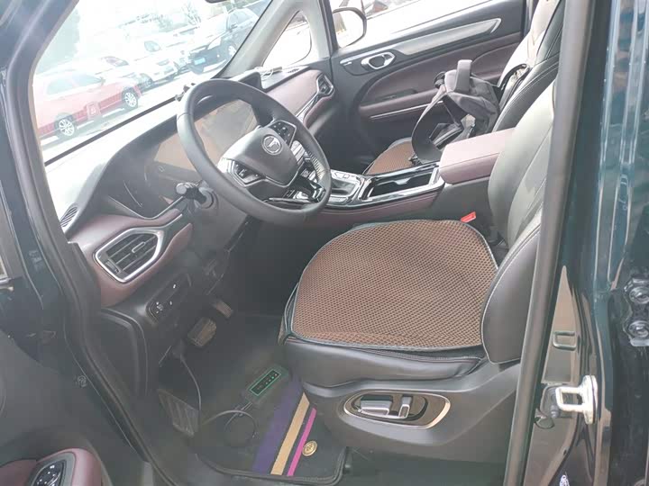 Фото 15 - GAC Trumpchi M6