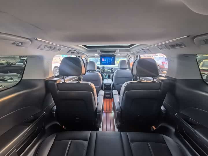 Фото 13 - GAC Trumpchi M8