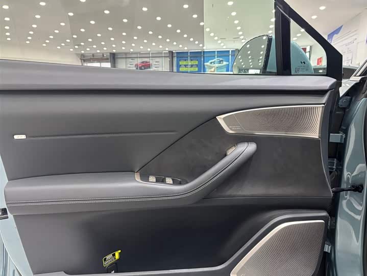 Фото 10 - Nio Onvo L60