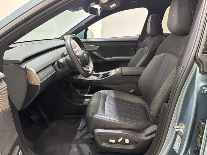 Фото 11 - Nio Onvo L60