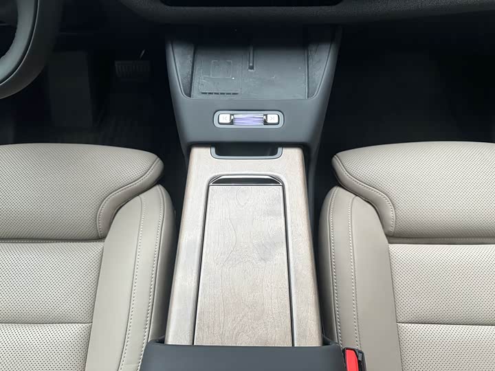 Фото 13 - Volvo XC70 Hybrid