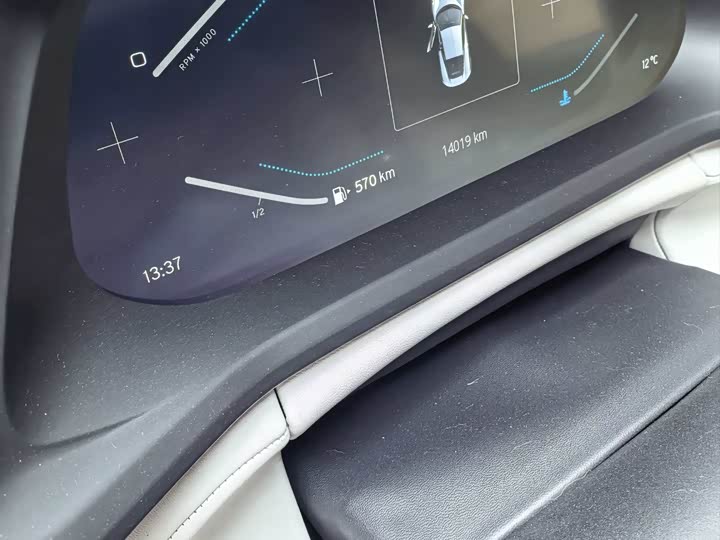 Фото 3 - Lotus Emira