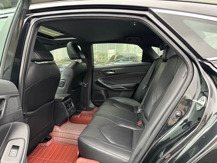 Фото 6 - Toyota Avalon