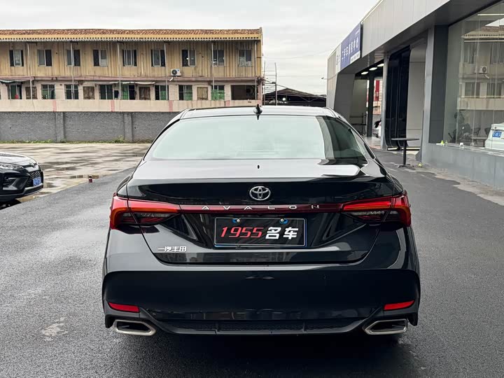 Фото 8 - Toyota Avalon