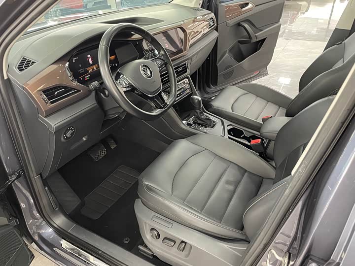 Фото 6 - Volkswagen Tharu