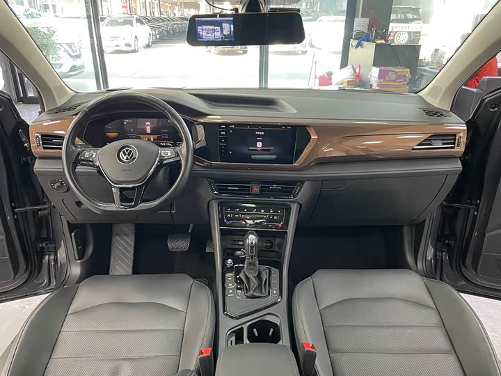 Фото 9 - Volkswagen Tharu