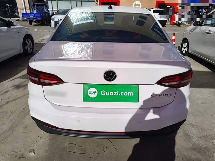 Фото 6 - Volkswagen Lavida