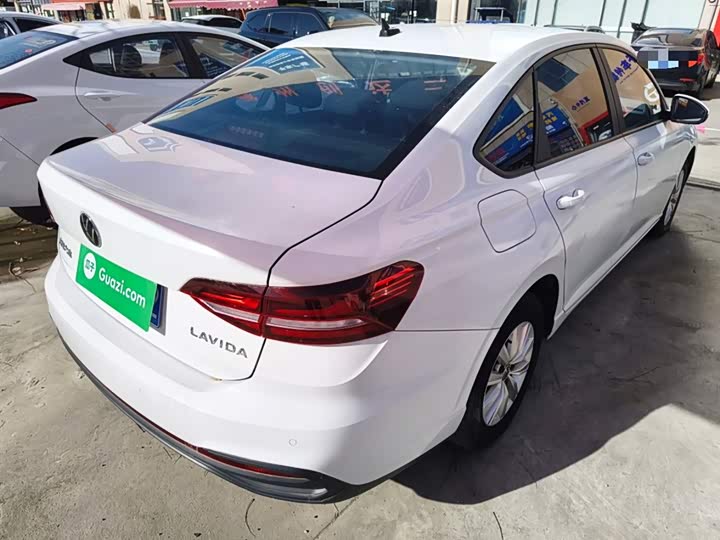 Фото 7 - Volkswagen Lavida