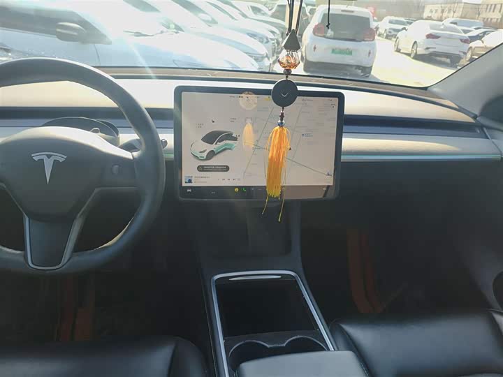 Фото 13 - Tesla Model Y