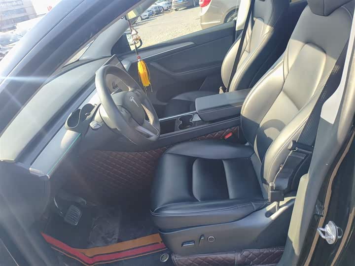 Фото 15 - Tesla Model Y