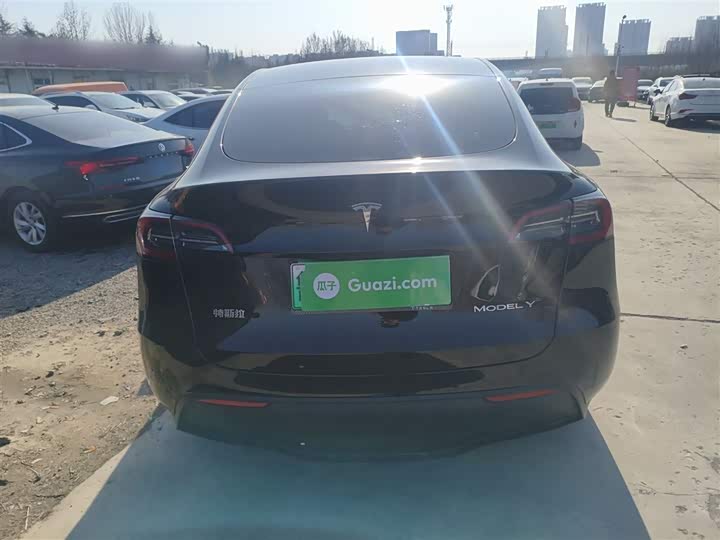 Фото 6 - Tesla Model Y