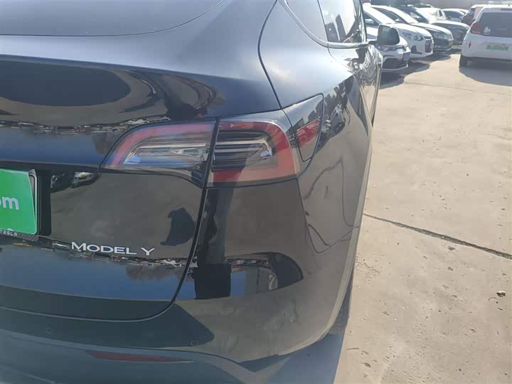 Фото 8 - Tesla Model Y