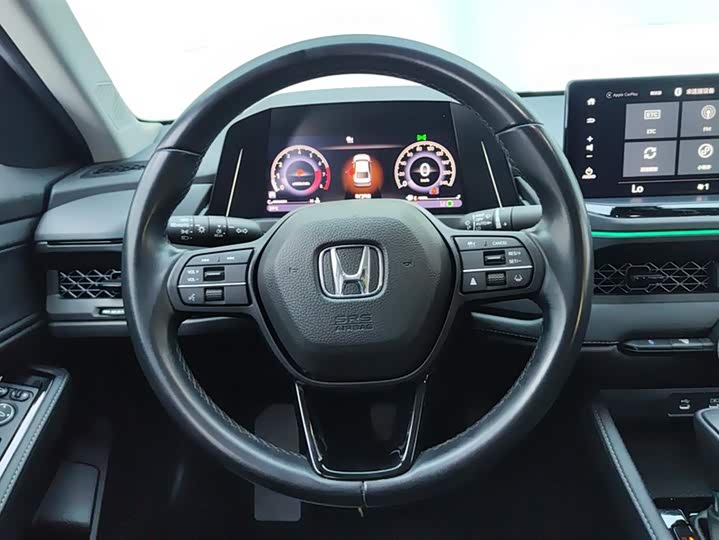 Фото 15 - Honda Accord