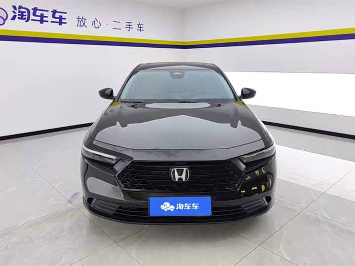 Фото 2 - Honda Accord