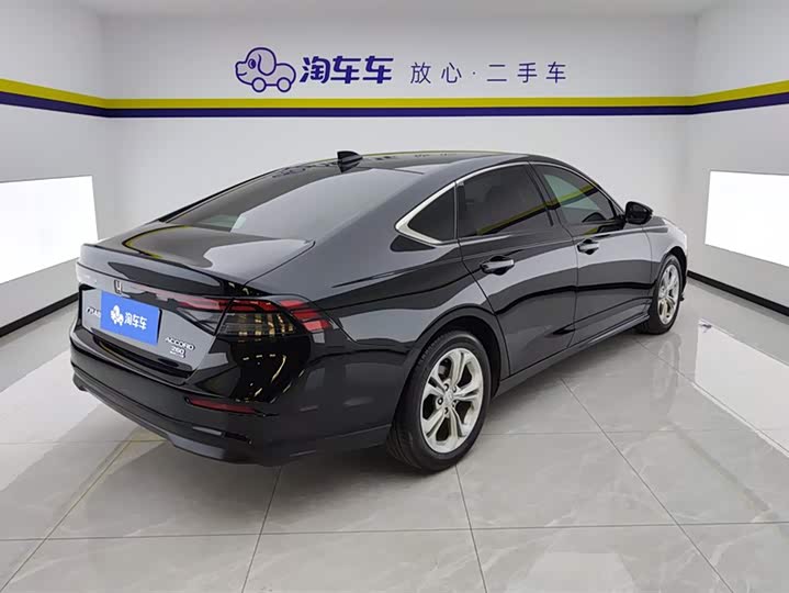 Фото 3 - Honda Accord