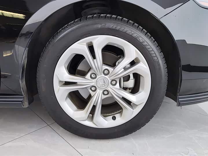 Фото 6 - Honda Accord