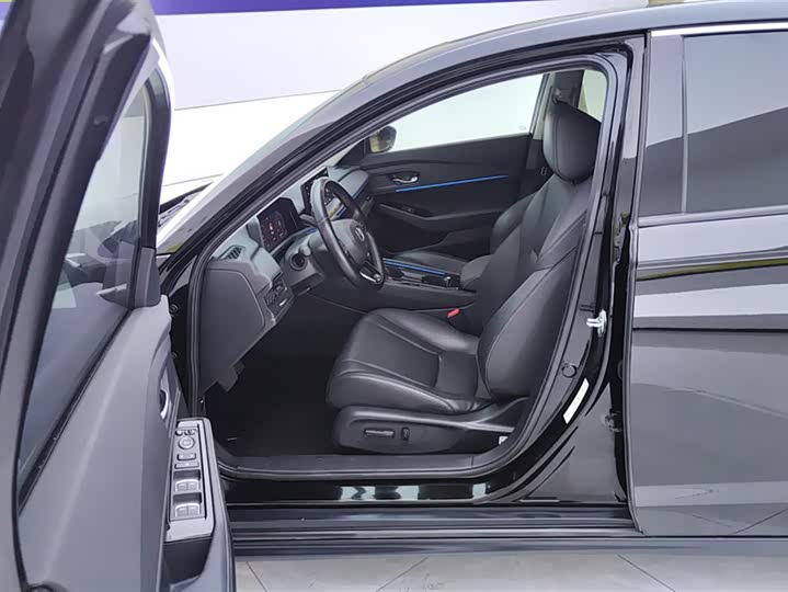 Фото 9 - Honda Accord