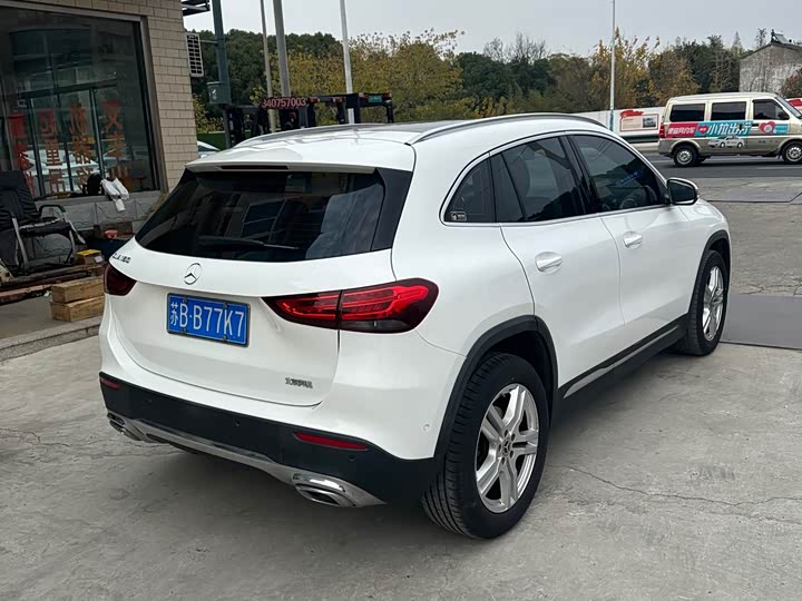 Фото 4 - Mercedes-Benz GLA-Class