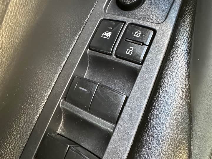 Фото 10 - Toyota Corolla