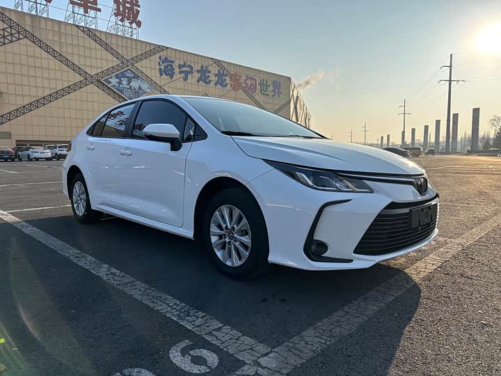 Фото 3 - Toyota Corolla