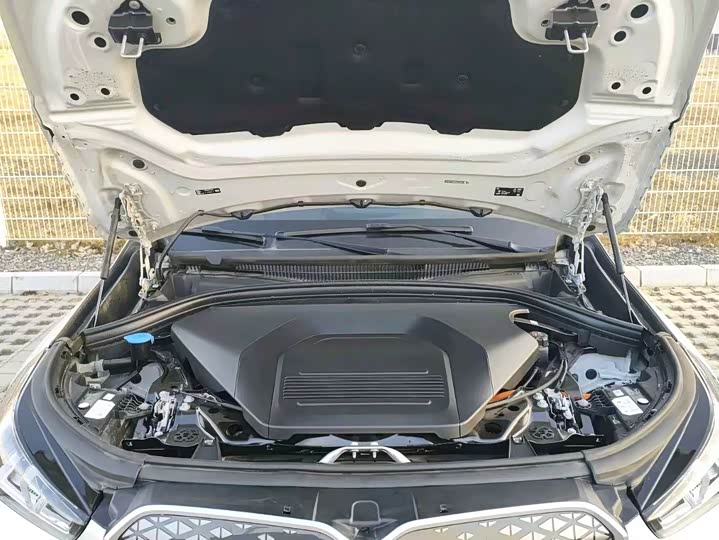 Фото 13 - BMW iX1