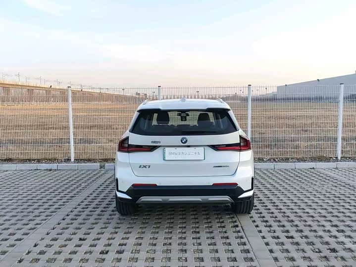 Фото 3 - BMW iX1