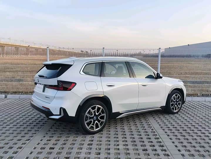 Фото 5 - BMW iX1