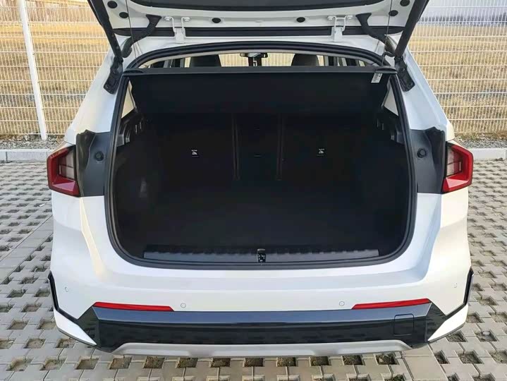 Фото 8 - BMW iX1