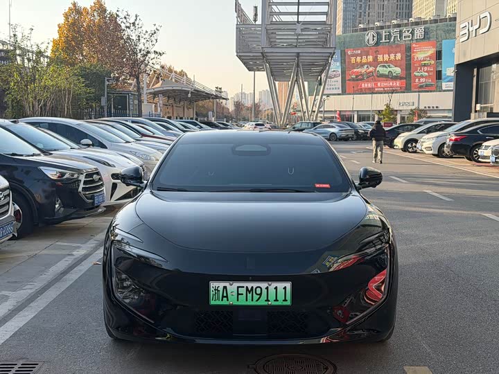 Фото 2 - Avatr 12