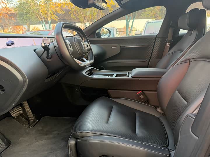 Фото 3 - Avatr 12