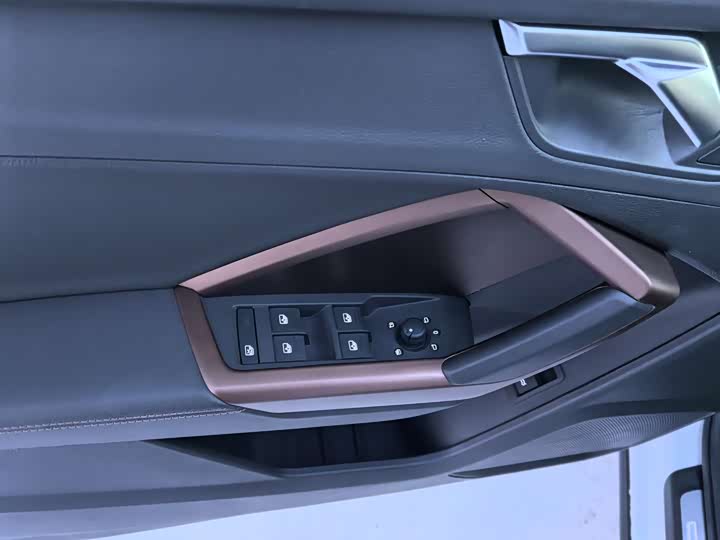 Фото 14 - Audi Q3