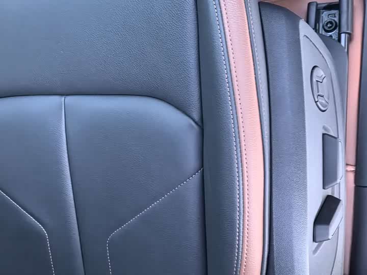 Фото 22 - Audi Q3