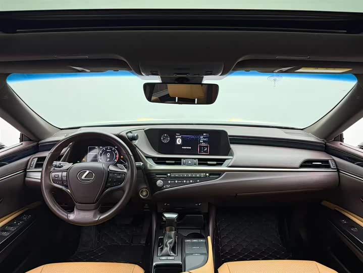 Фото 4 - Lexus ES