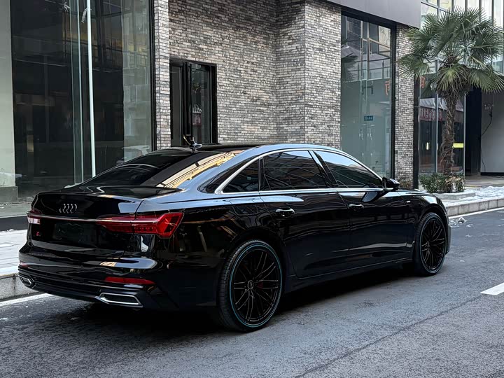 Фото 7 - Audi A6L