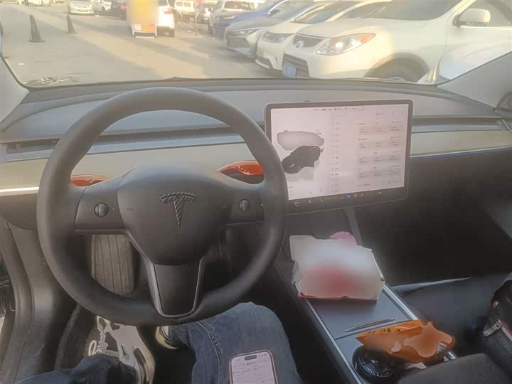 Фото 10 - Tesla Model 3