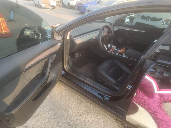 Фото 16 - Tesla Model 3