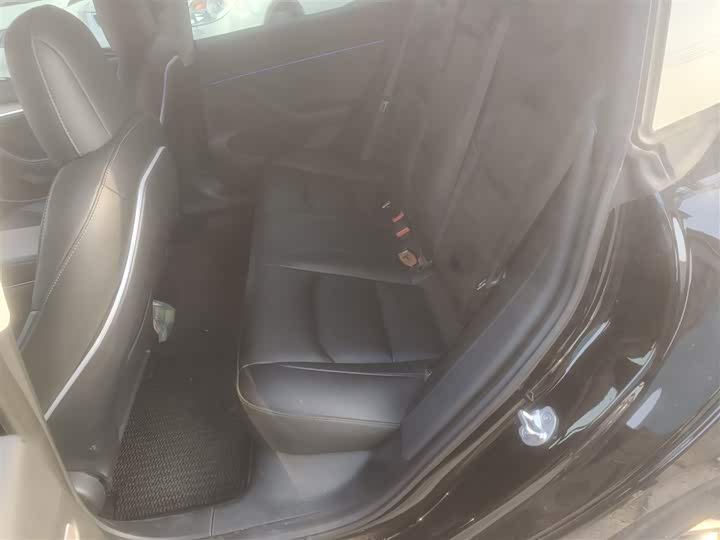 Фото 17 - Tesla Model 3